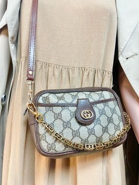 Authentic Gucci vintage GG canvas crossbody bag 007.119.0732